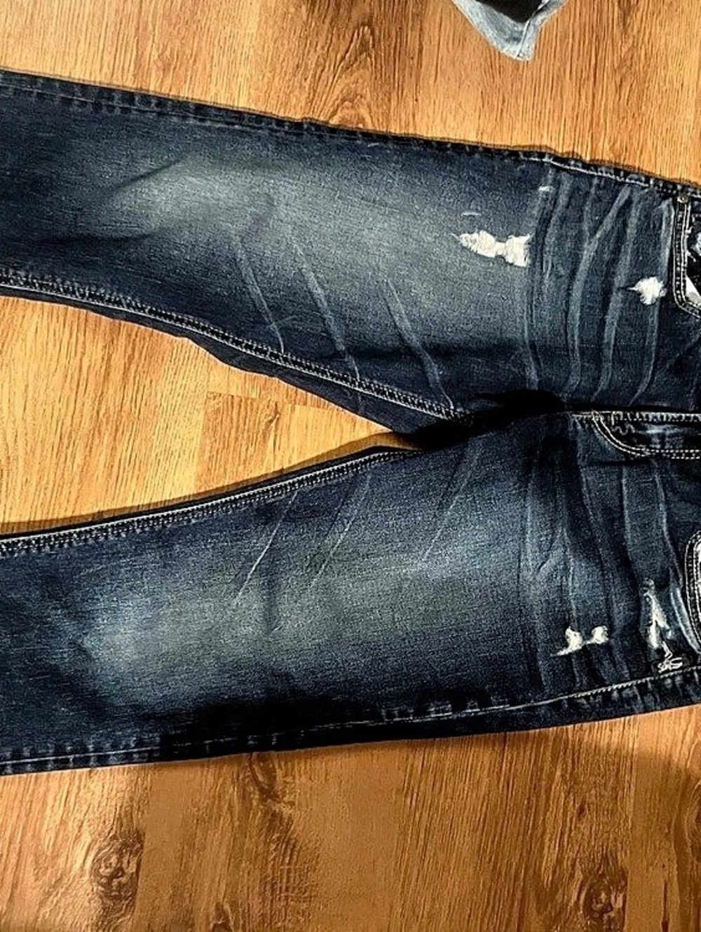 Silver Jeans Co. Suki. Distressed Skinny Jeans in Blue Size Size 28W